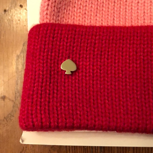 - Kate Spade Pom Pom Beanie & Gloves - Picture 3 of 8
